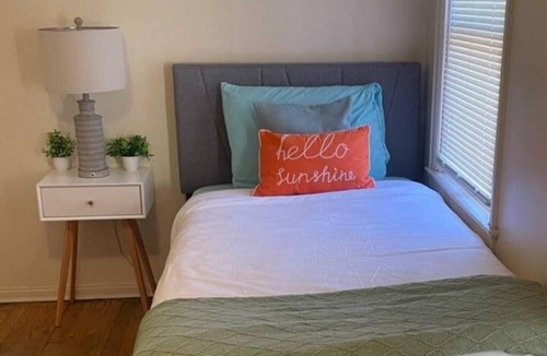 Cleveland Heights House | Red à CLE: 3BR, Pets & Kids are Welcome