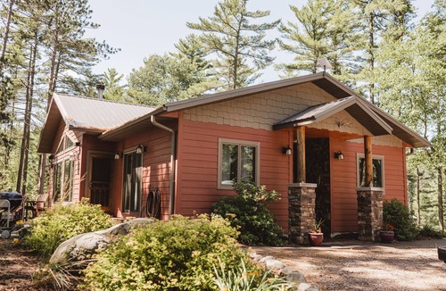 Tomahawk House | Red Cloud Point Retreat - Luxe Peninsula Escape on Lake Mohawksin