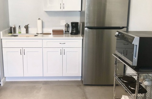 Southside Cottage | Red Door Cottage in West Palm Beach is a Hidden Gem