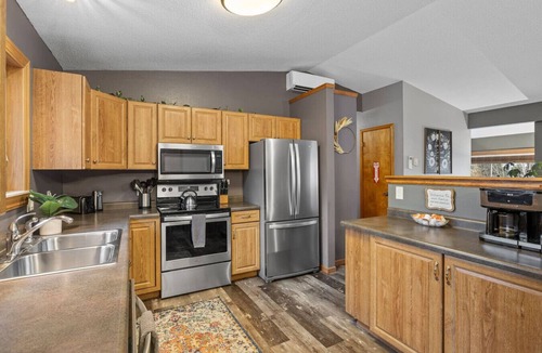 Colonial Pine Hills House | Red Rock Retreat Private Hot Tub