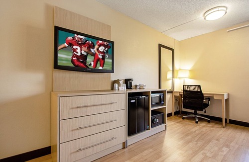 Palm Beach - West Palm Beach Hotel | Red Roof Inn PLUS+ West Palm Beach