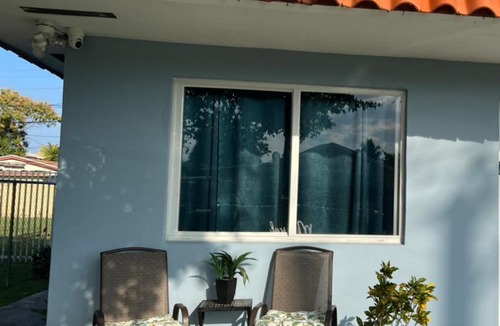Flagami Apartment | Relax 521- at the side