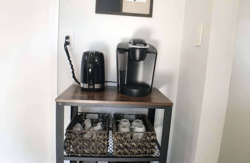 College Park House | Relax by Lake Worth shores, just a hop away from Port of Palm Beach