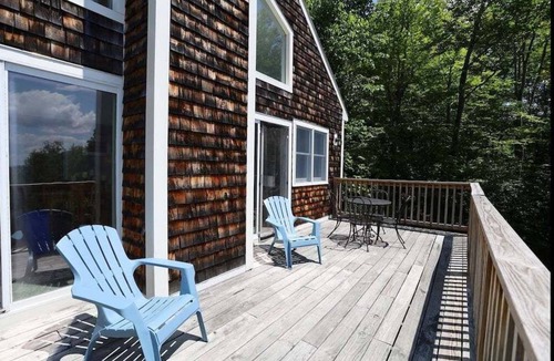Campton House | Relax in the White Mountains, Pet Friendly Home