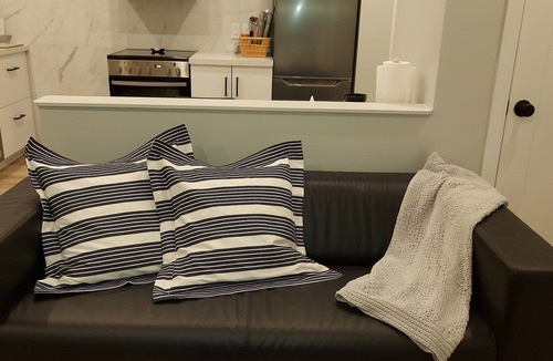 Saskatoon House | Relax on 4th! 2 yrs old, like new, meticulously clean suite in perfect location!