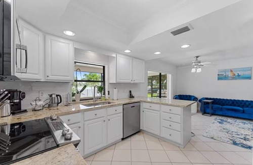Wellington House | Relax on a Lake
