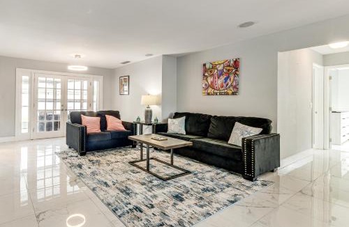 Tropic Palms House | Relax & Play! Home 2 Mi to Delray Public Beach