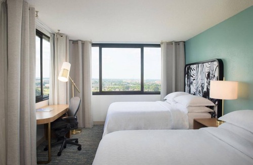Seybold Hotel | Relax & Unwind! 4 Friendly Units Pool, Close to Miami Cruise Ship Terminals!
