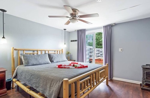 Twin Mountain Cottage | Relax with mountain views & a hot tub #5