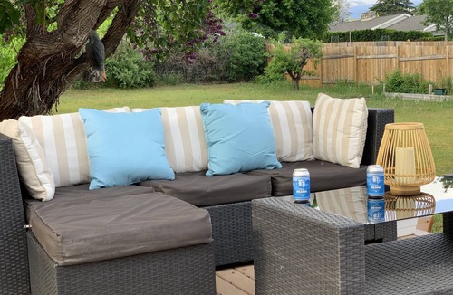 Okanagan-Similkameen House | Relaxation Awaits- Book Downtown Oasis Today!