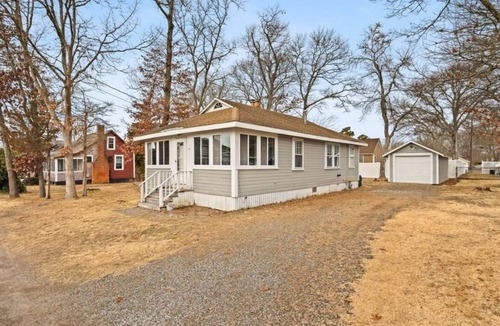 Weweantic House | Relaxing 3-bedroom house in Wareham by the water
