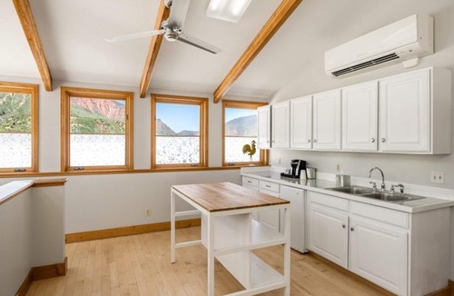 Glenwood Springs Hotel | Relaxing Boutique Stay Near Hot Springs & Scenic Mountain Views