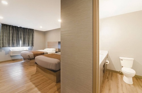 Foxboro Hotel | Relaxing Hideaway! 2 Units Close to Gillette Stadium, FREE Parking and Breakfast
