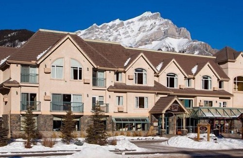 Banff Hotel | Relaxing Mountain Getaway! Superior Room