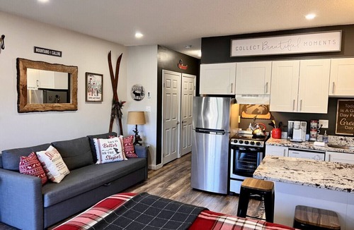 Lincoln Condo | Remodeled Studio | Indoor Pool & Hot Tub | Granite Kitchen | Near Loon Mtn