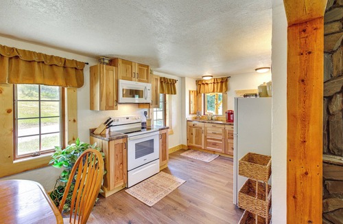 Custer Cabin | Remote Custer Cabin w/Fire Pit & Near State Park!