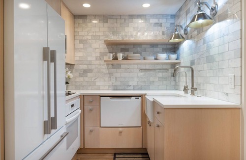 Aspen Apartment | Renovated Core 2BR 2BA with AC, Pool & Hot-tub