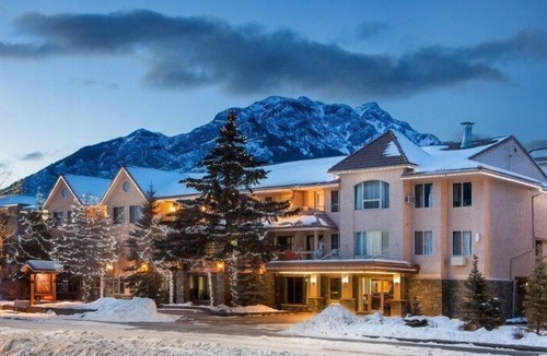 Banff Hotel | Renovated in 2019! Upscale Superior Room in Banff
