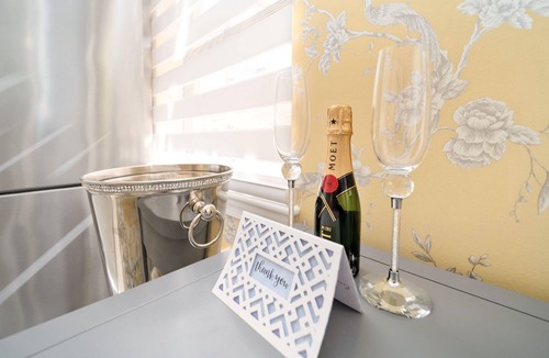 Palm Beach House | Renovated studio - heart of Palm Beach, free valet parking