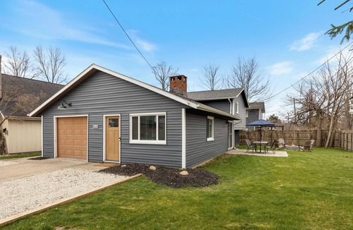 Chippewa Lake House | Renovated, Walk to the Lake, Firepit & Pet Friendly