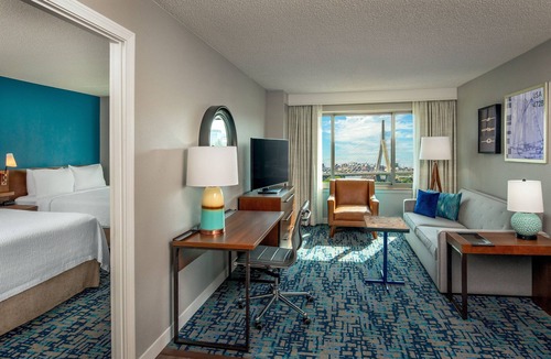 Thompson Square - Bunker Hill Hotel | Residence Inn by Marriott Boston Harbor on Tudor Wharf
