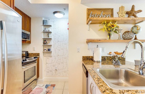 Boynton Beach Condo | Resort Condo ~ 1 Mi to Boynton Beach Access!
