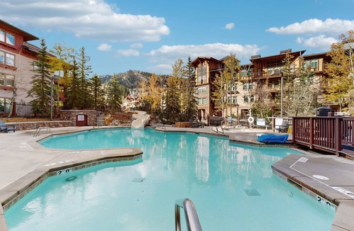 Salt Lake Mountain Resorts Condo | Resort Townhome with Deck, Grill, Fireplace, WiFi, Shared Pool & Hot Tub-Sauna