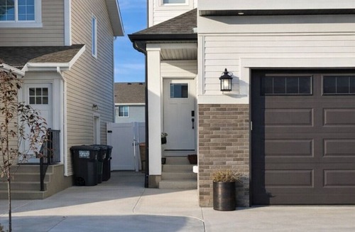 Saskatoon Apartment | Rhote's Luxury in Saskatoon. Sleek 1-Bedroom | Modern Comforts | Prime Location