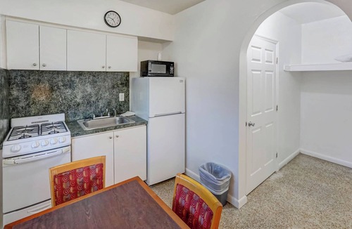 Hollywood Lakes Hotel | Richard's Pet Friendly Motel