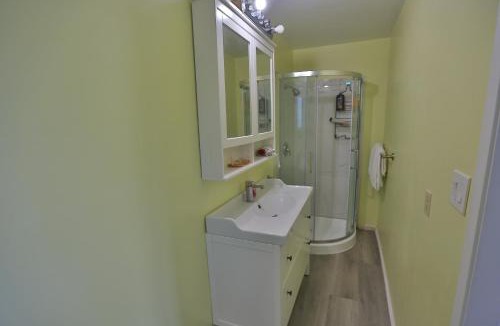 Richmond House | Richmond Airport Cozy Holiday House with free shuttle