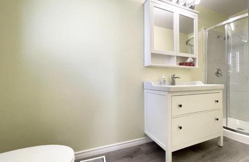 Richmond House | Richmond Airport Cozy Holiday House with free shuttle