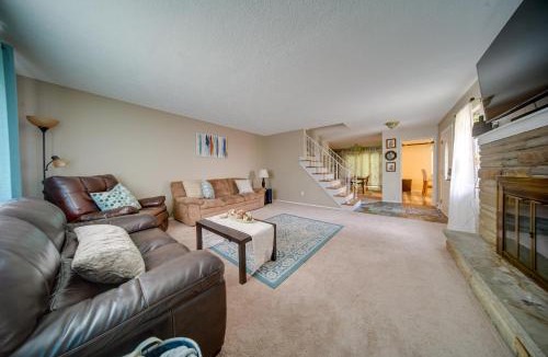 Richmond Heights House | Richmond Heights Retreat w/Patio + Fire Pit!