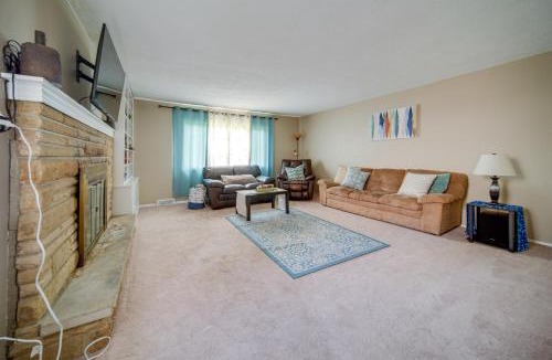 Richmond Heights House | Richmond Heights Retreat w/Patio + Fire Pit!