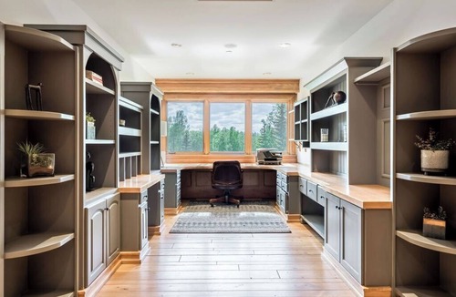 Calgary House | Ridge Meadows Estate 7BR 9BA (+30 Day Only)