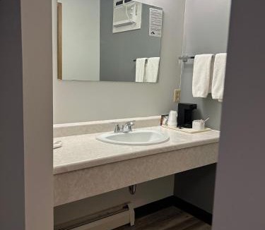 Rimbey Hotel | Rimbey Motor Inn