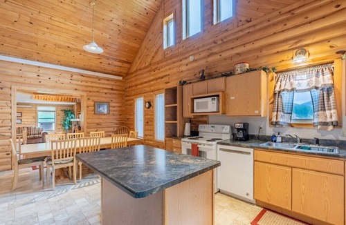 Hill City Cabin | Ripplin Creek Haven | 3 Bed, 2 Bath