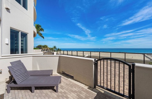 Palm Beach Shores Condo | Ritz-Carlton Oceanfront Suite by Guaranteed Rental™