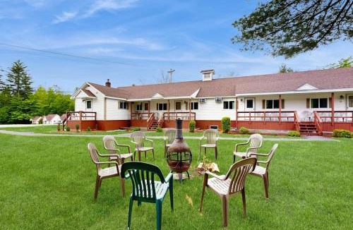 Lincoln Apartment | Riverbank Motel and Cabins Managed by First Chair Destinations