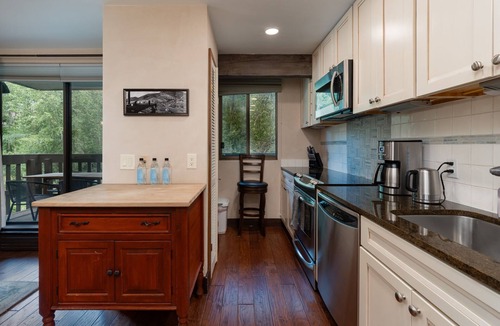 Aspen Apartment | Riverfront Aspen Condo: Pool, Hot Tub, & Views!