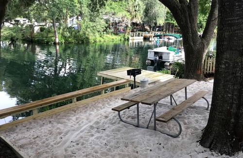 Survey Creek Cottage | Riverfront Cottage with Nice Vistas in Weeki Wachee, Florida