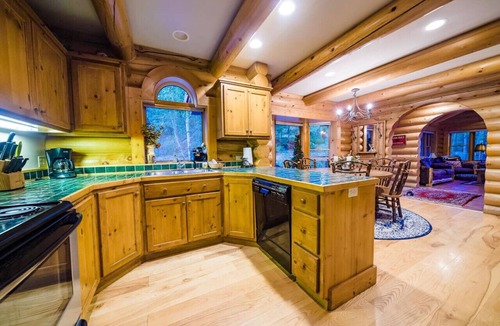 Estes Park Cabin | Riverfront lodge w/hot tub! Borders Natl Park