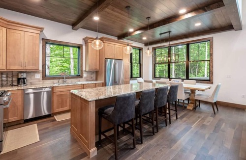 Lincoln House | Riverfront Luxury at South Peak, Hot Tub, Fire Pit, Sleeps 14