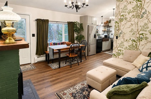Bartlett Cottage | Riverside Cottage Fireplace Mountain Views