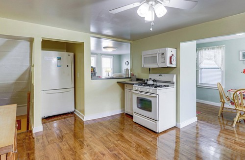 Franklin House | Riverside Franklin Townhome: 2 Private Balconies!