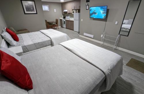 Medicine Hat Hotel | Riverside Motel & Suites