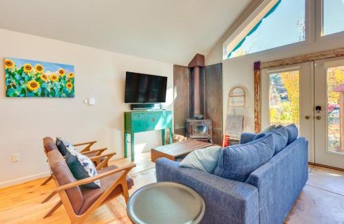 Taos House | Riverside Retreat w/Screened Porch: 6 Mi to Taos!