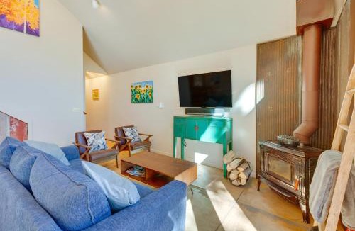Taos House | Riverside Retreat w/Screened Porch: 6 Mi to Taos!