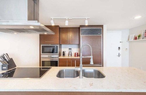 Downtown Miami Apartment | Riverwalk Access Brickell Unit | Prime Location