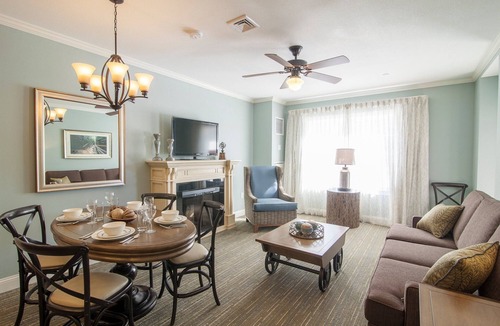 Lincoln Resort | Riverwalk at Loon 1 Bedroom, 2 Bath | Sleeps 8