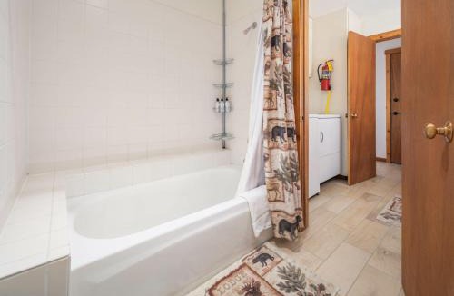 Moose Wilson Road Apartment | RMR: Chokeberry 3813 Condo in The Aspens